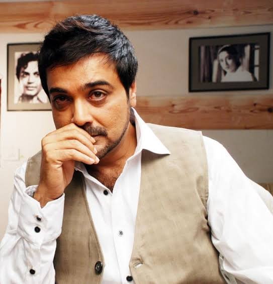 বাংলা নিয়ে উপহাস ! কটাক্ষের মুখে প্রসেনজিৎ চট্টোপাধ্যায়