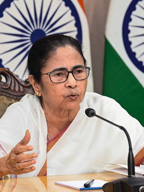 বাঙালিরা নিরাপদ নয় । ভিনরাজ্যে হেনস্থার প্রসঙ্গ এবার মন্ত্রিসভার বৈঠকে