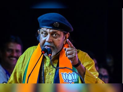 মোদীর সভা থেকে পুলিশের উদ্দেশ্যে কড়া হুংকার মিঠুনের!