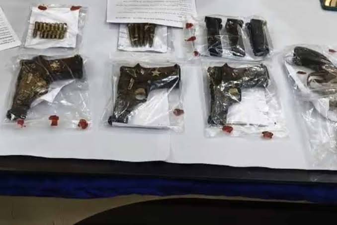 মুর্শিদাবাদে তিন জায়গায় অভিযান চালিয়ে উদ্ধার আগ্নেয়াস্ত্র