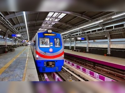 শুক্রবার  জুড়ে যাচ্ছে হাওড়া-শিয়ালদহ-সেক্টর ফাইভ মেট্রোরেলের পথ।