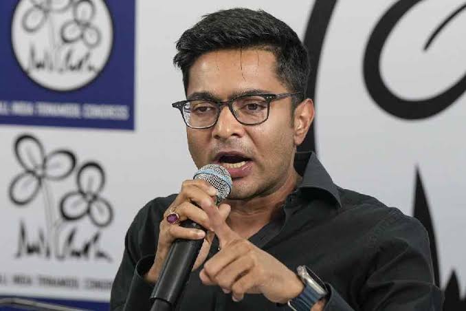 “রাজ্য সরকারকে ফেলতে সবরকম চেষ্টা”, নতুন বিল নিয়ে কেন্দ্রীয় সরকারকে কটাক্ষ অভিষেকের ।